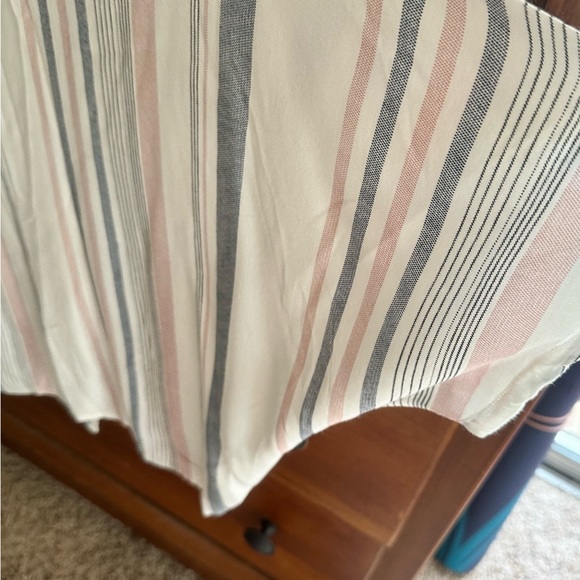 NWT Cute Striped Top - Picture 4 of 4